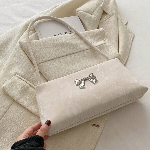 White rectangular lace printed shoulder bag witb silver bow detail | NWT - Picture 2 of 5